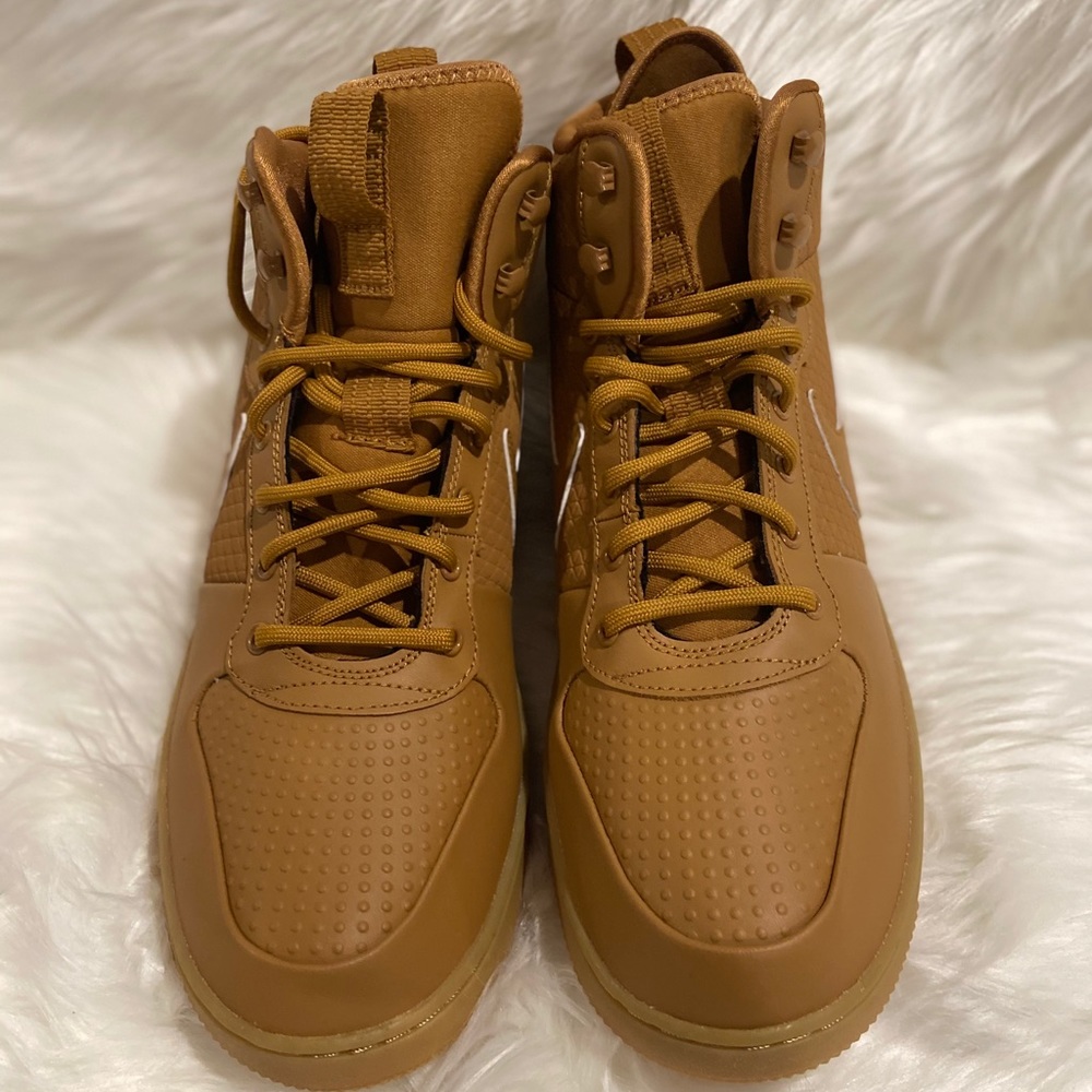 New Nike size 11